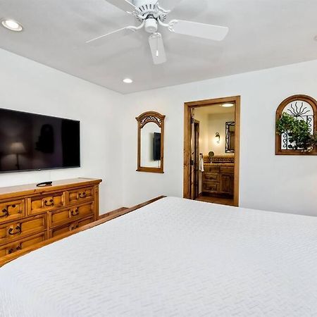 Great Group Retreat! Hacienda Decor, Spacious Floor Plan, Private Backyard Carlsbad Exterior foto