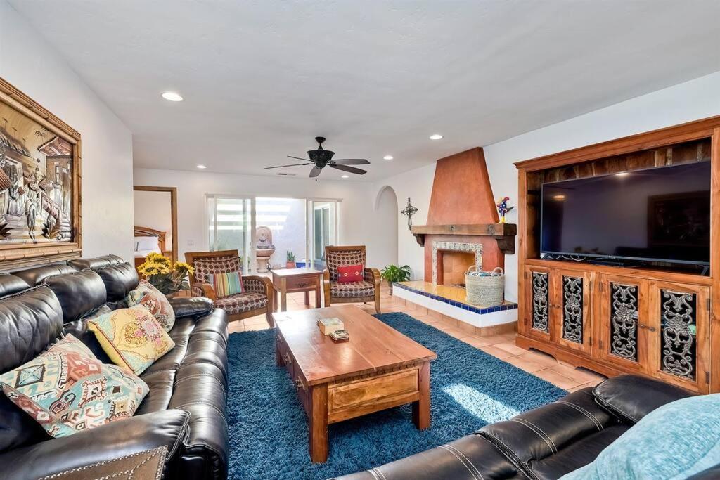 Great Group Retreat! Hacienda Decor, Spacious Floor Plan, Private Backyard Carlsbad Exterior foto
