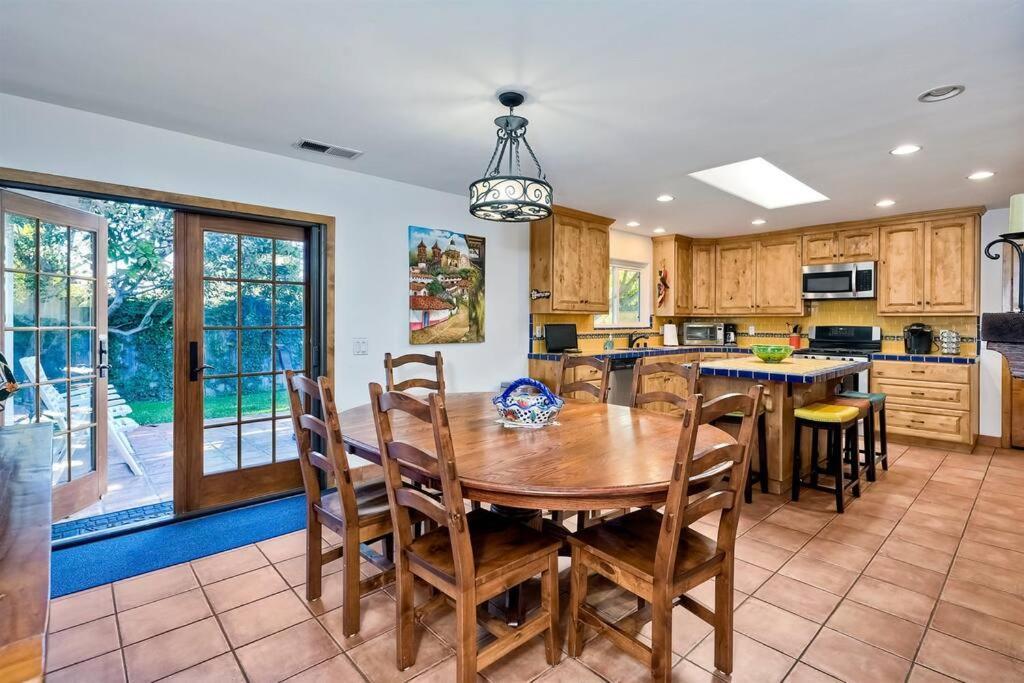Great Group Retreat! Hacienda Decor, Spacious Floor Plan, Private Backyard Carlsbad Exterior foto